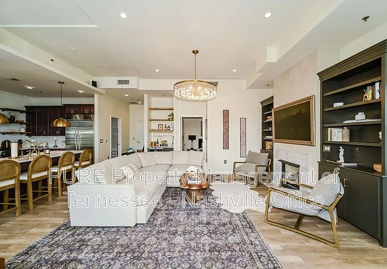 700 12th Ave S #1404 — Photo 2