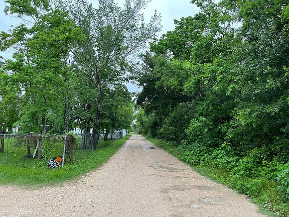 5th image of 16690 Cowan Rd