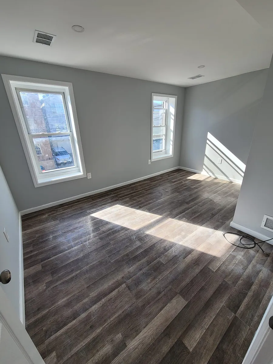 Photo 2 of 8 - 1029 E Grand St #2 - Elizabeth, NJ Building Photo - 1029 E Grand St #2