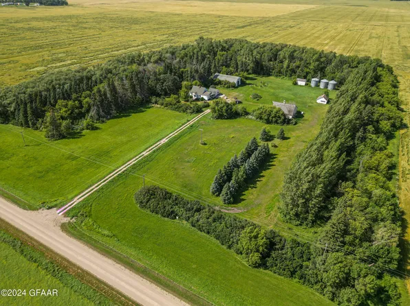 11381 86th St NE, Osnabrock, ND 58269