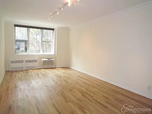 Rented by City Connections Realty | media 23