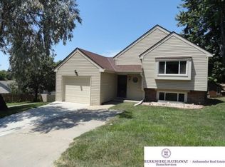 7612 N 79th Plz, Omaha, NE 68122