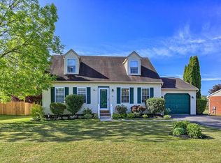 35 Circle Dr, Glen Rock, PA 17327
