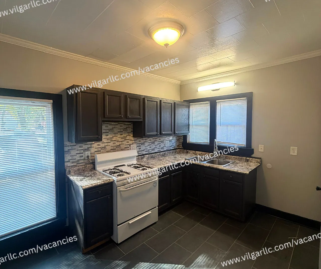 For Rent!! 2 Bed 1 Bath Home — Photo 4