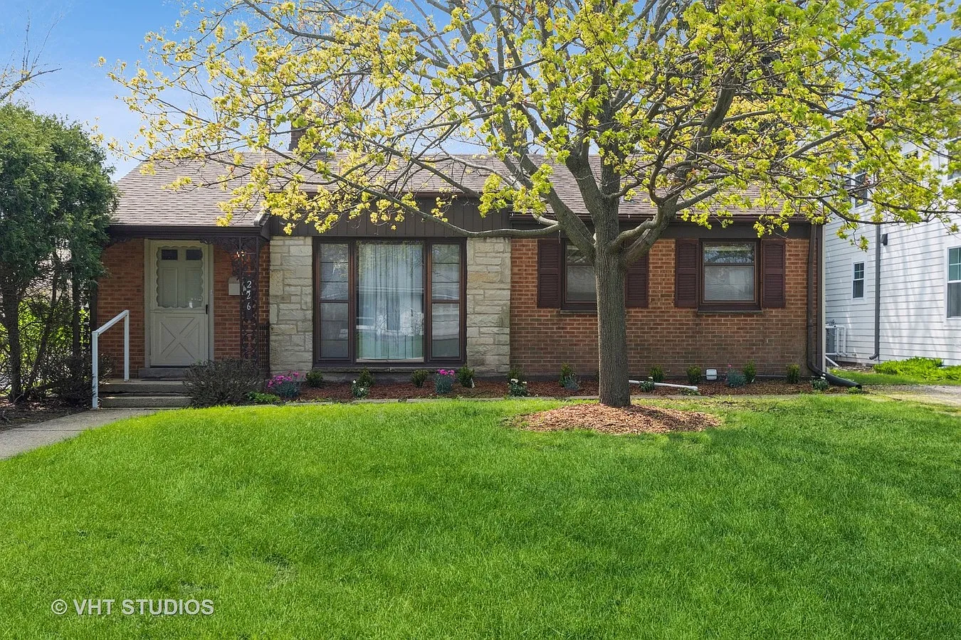 3 bed, 2.5 bath, 1747 sqft, $3,495 — Photo 1