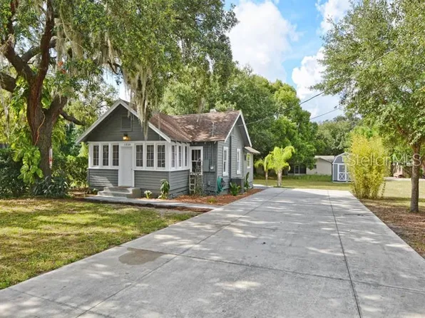 1320 Plymouth Ave, Mount Dora, FL 32757