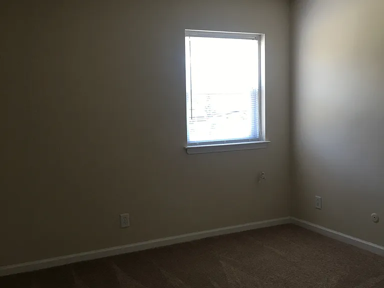 1 Pennsylvania Rd #4 — Photo 8