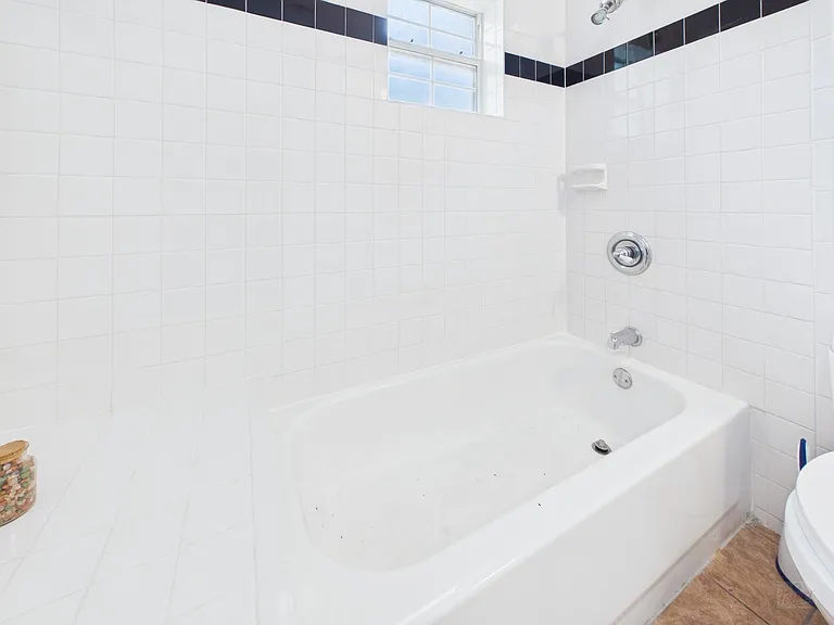 109 W 38th St #A — Photo 23