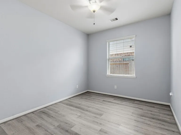 271 Westwood Dr — Photo 30