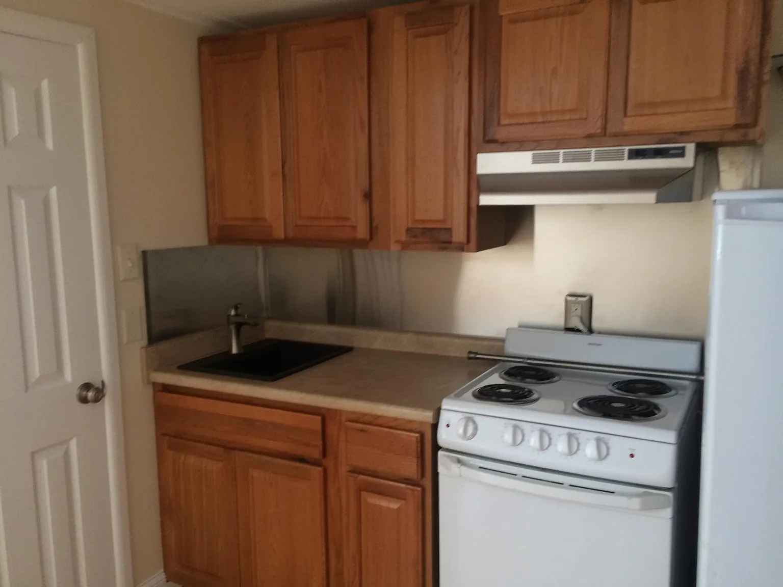 Studio, 220 sqft, $1,270 — Photo 3