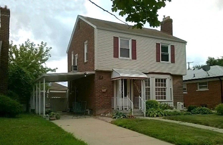 2nd image of 15300 Rochelle St