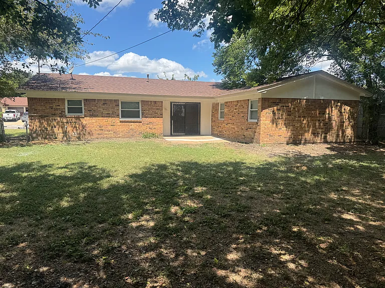 5637 Comer Dr — Photo 45