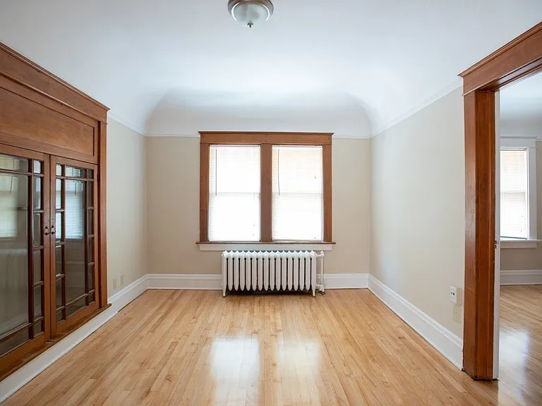 Freshly Renovated 2BR Apartments Near UWM Heat Included — Photo 8