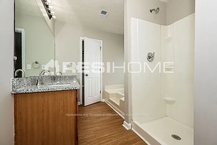 5949 Creekside Dr — Photo 13