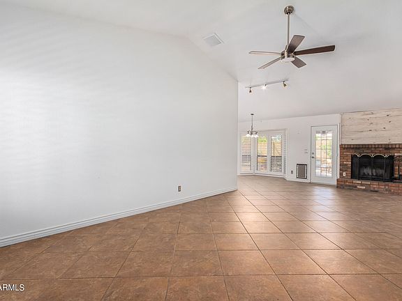 3rd image of 6520 E KINGS Avenue