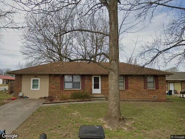 1001 N 13th Ave, Ozark, MO 65721