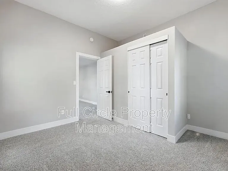 504 Harris St — Photo 17
