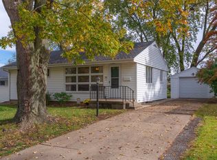 34 Delaine Dr, Normal, IL 61761