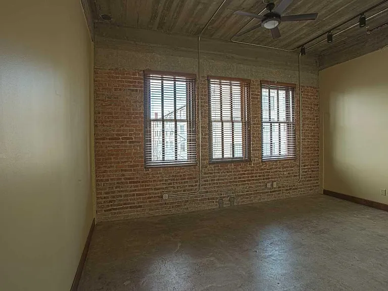 143 N Rock Island Ave #207 — Photo 11