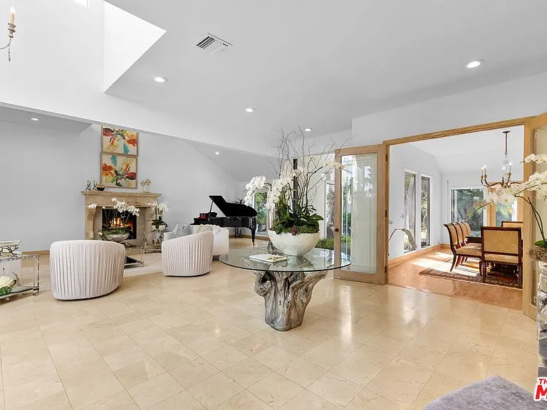 605 N Hillcrest Rd — Photo 4