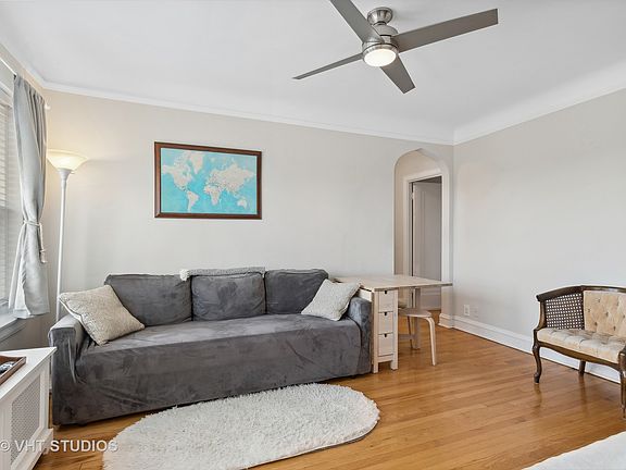 4th image of 6751 N Artesian Ave APT 3C