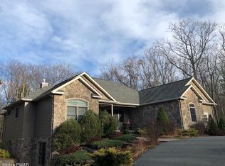122 Marquise Dr, Tafton, PA