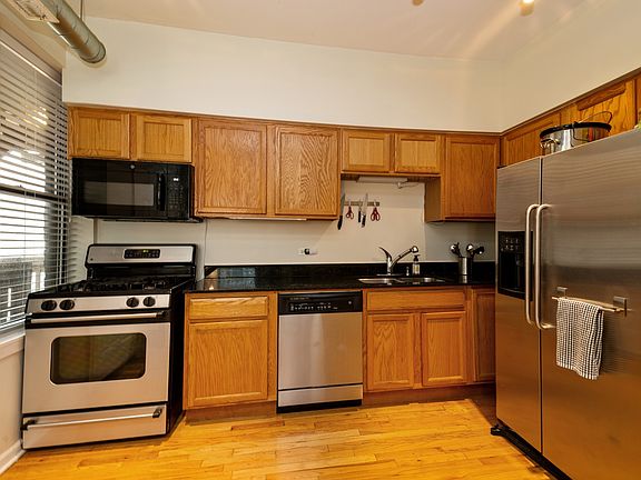3rd image of 5359 N Kenmore Ave APT 2A