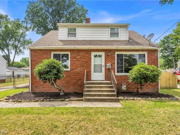 6310 Alexandria Dr, Parma Heights, OH 44130