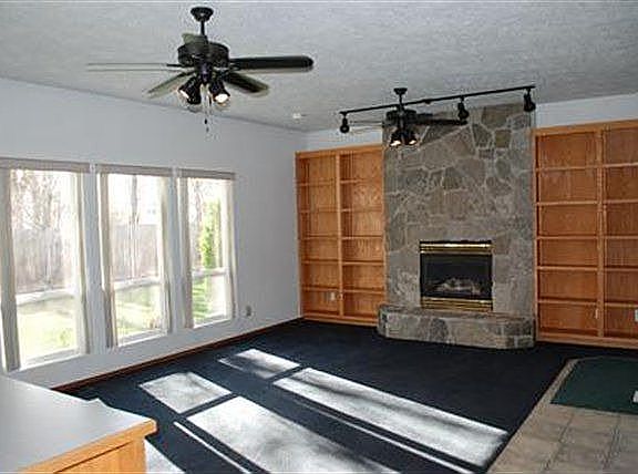 4th image of 3070 N Penny Royal Pl