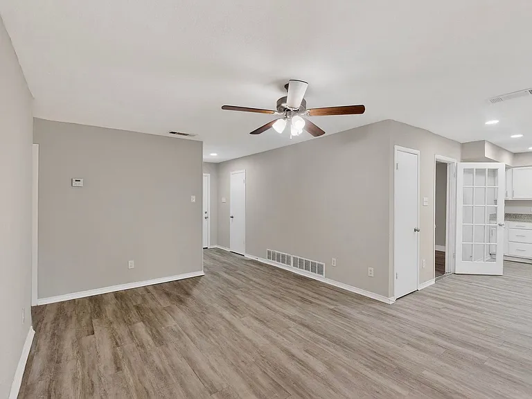 140 Trout St — Photo 12