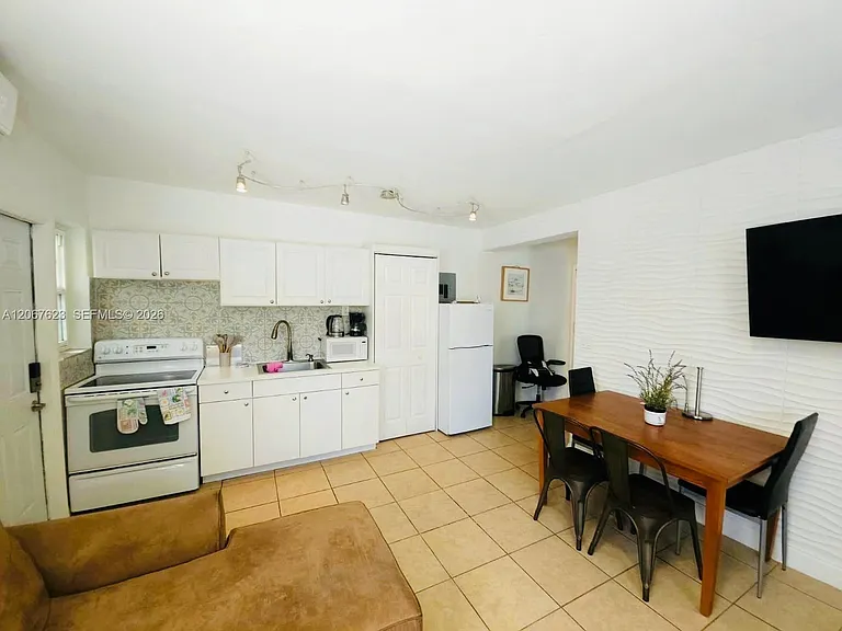 1639 Hayes St #1 — Photo 3