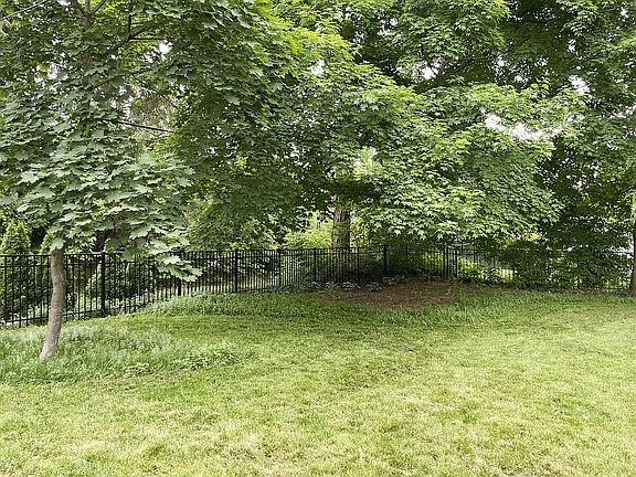 5th image of 252 Hodenpyl Dr SE