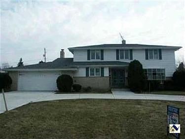 1st image of 24540 Fairmount Blvd