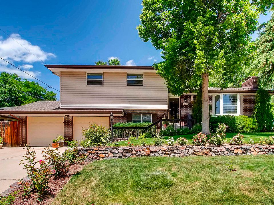 Corner lot w/ beautiful yard