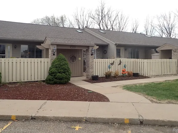 62330 Arlington Cir Unit 3, South Lyon, MI 48178