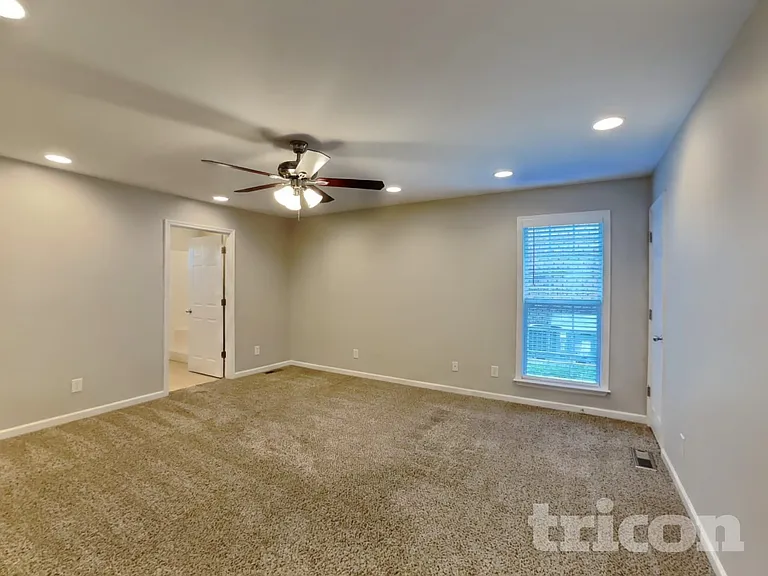 703 Maple Ct — Photo 6
