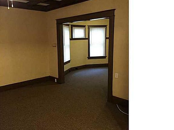 3rd image of 1856 Pierce Ave