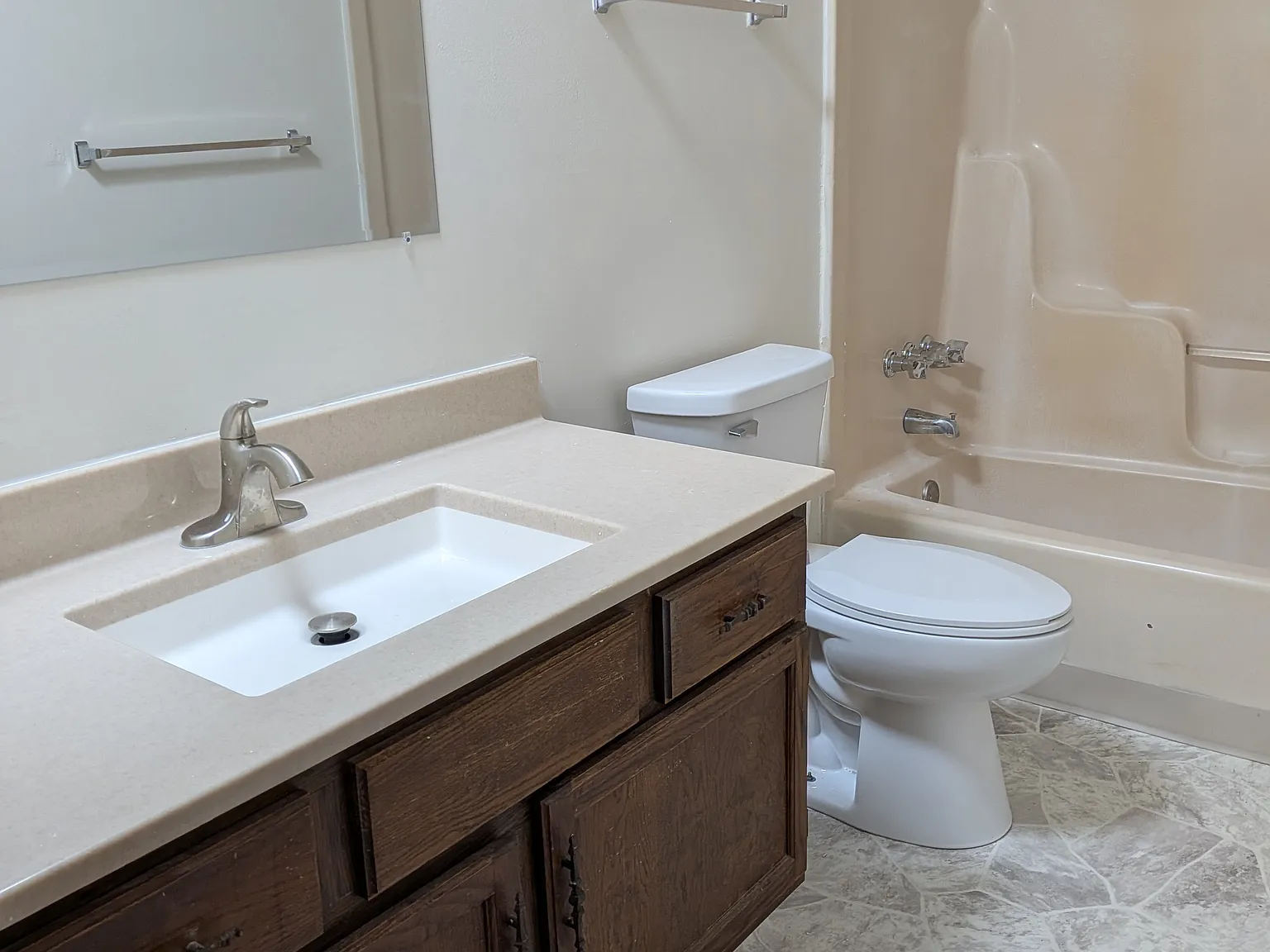 5227 SW 22nd Park — Photo 3