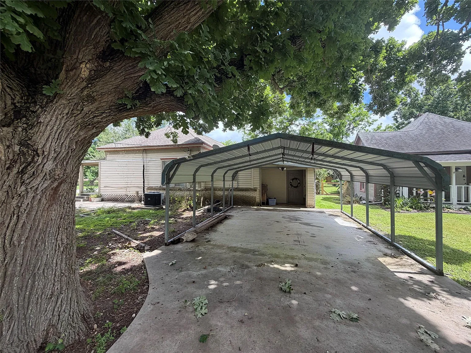 4 bed, 2.5 bath, 1938 sqft, $1,750 — Photo 3
