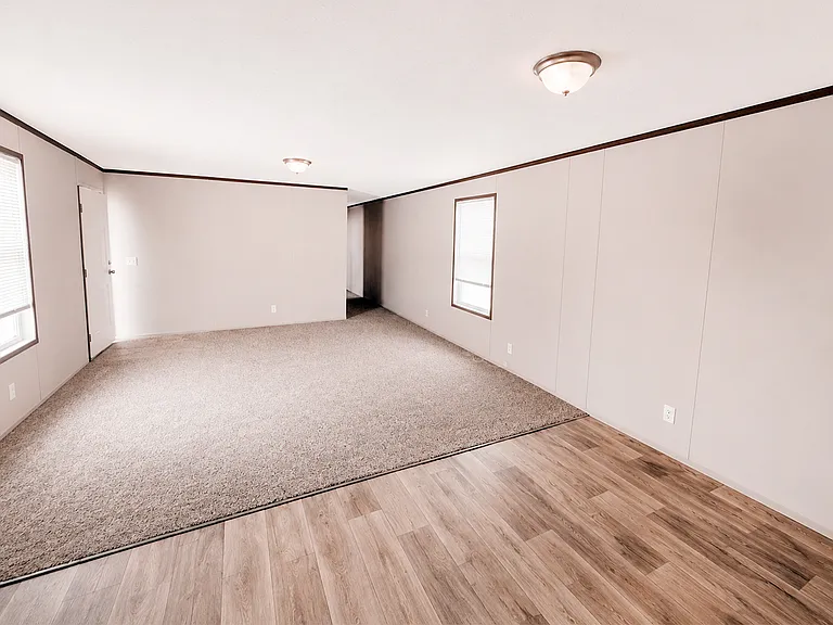 Silverstone Manufactured Home Community — Photo 15