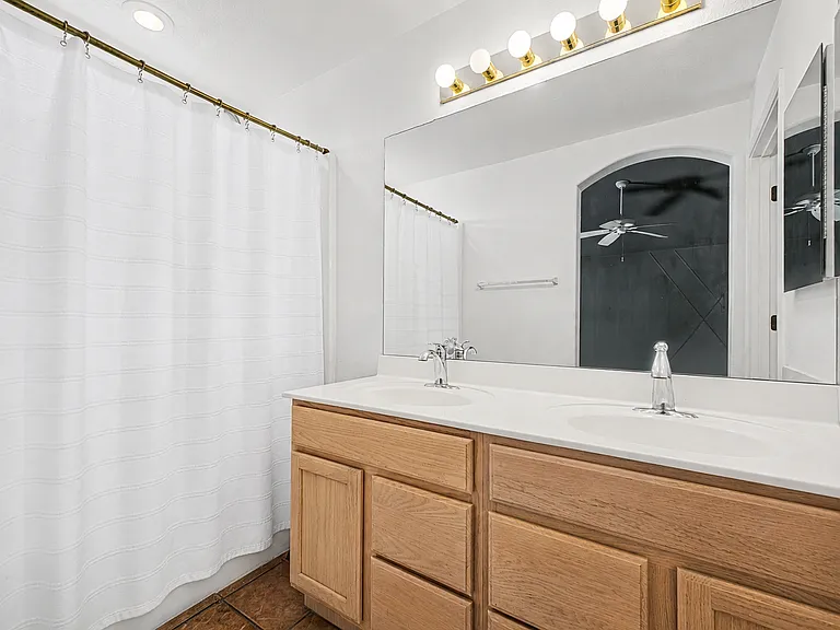 6906 W Phelps Rd — Photo 17