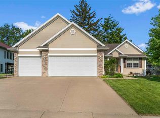 1706 Hughes Cir SW, Cedar Rapids, IA 52404