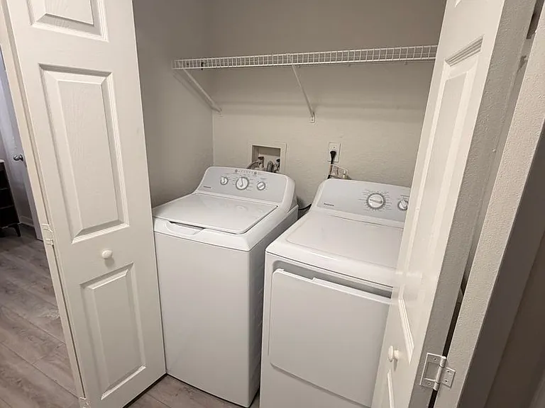 911 N Orange Ave #304 — Photo 17