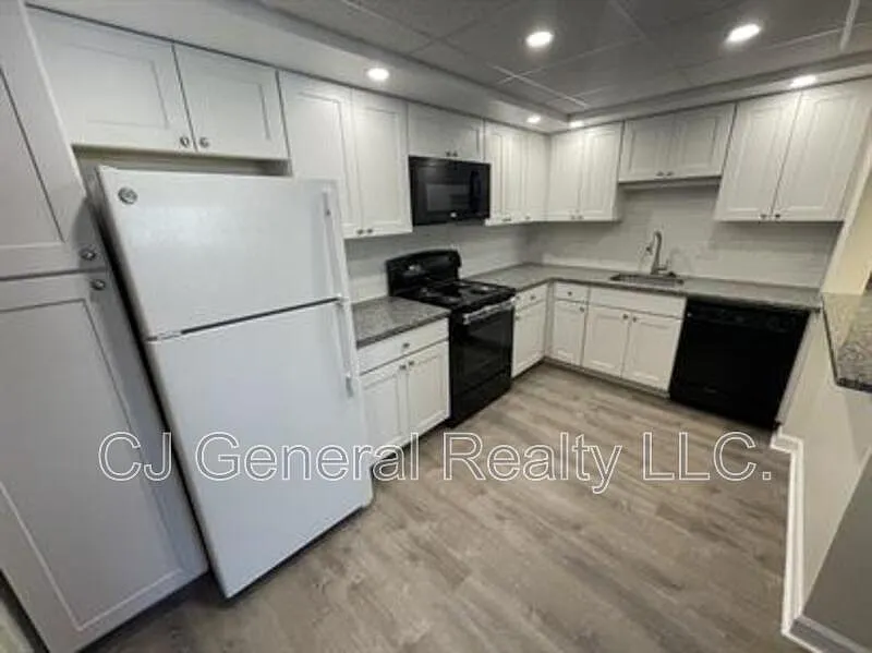 1 bed, 1.0 bath, 750 sqft, $1,975 — Photo 1