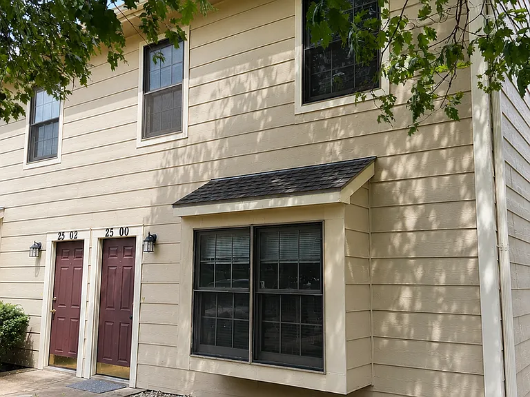 2500 Candlecrest Cir — Photo 2