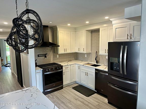 4th image of 45 Village Ln #B