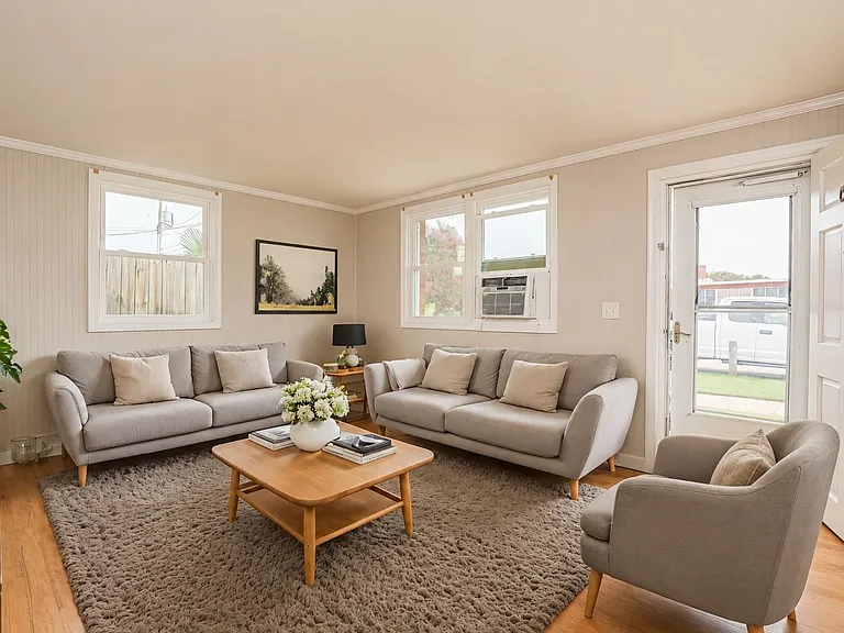 This Is The Perfect 1BR/1BA Beach Apartment Only Two Block From The Atlantic Ocean! — Photo 5