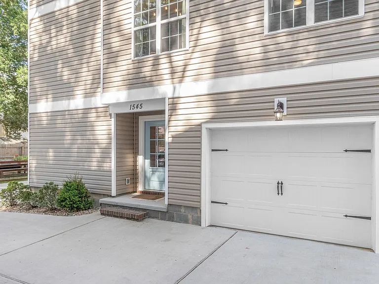 1545 Ocean Garden St — Photo 33