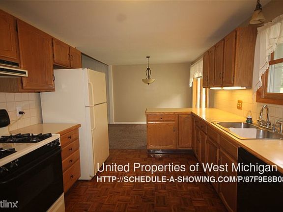 5th image of 460 Pine Land Dr SE