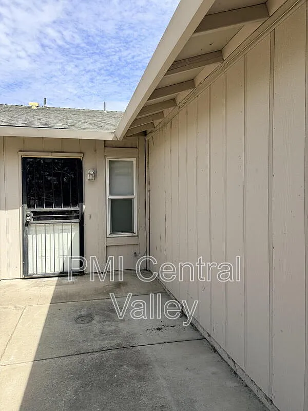 3 bed, 2.0 bath, 1170 sqft, $1,795 — Photo 1